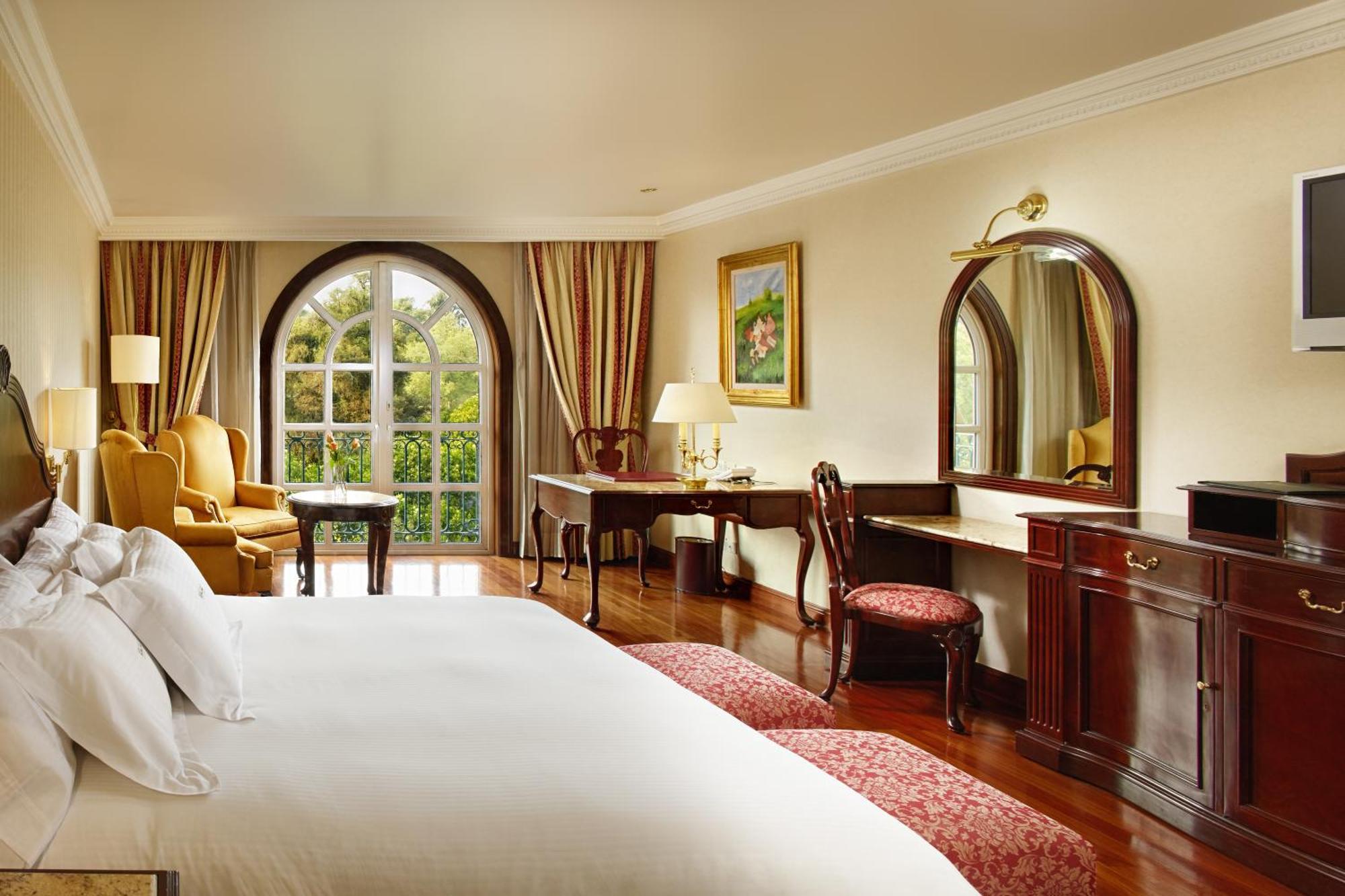 Suite Deluxe Park View King Bed