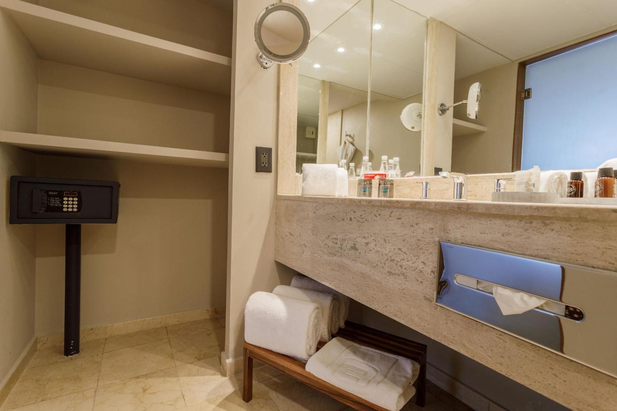 Camino Real Club King Adults Only