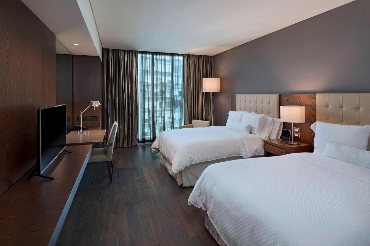 Presidential Suite Club lounge access Valley view