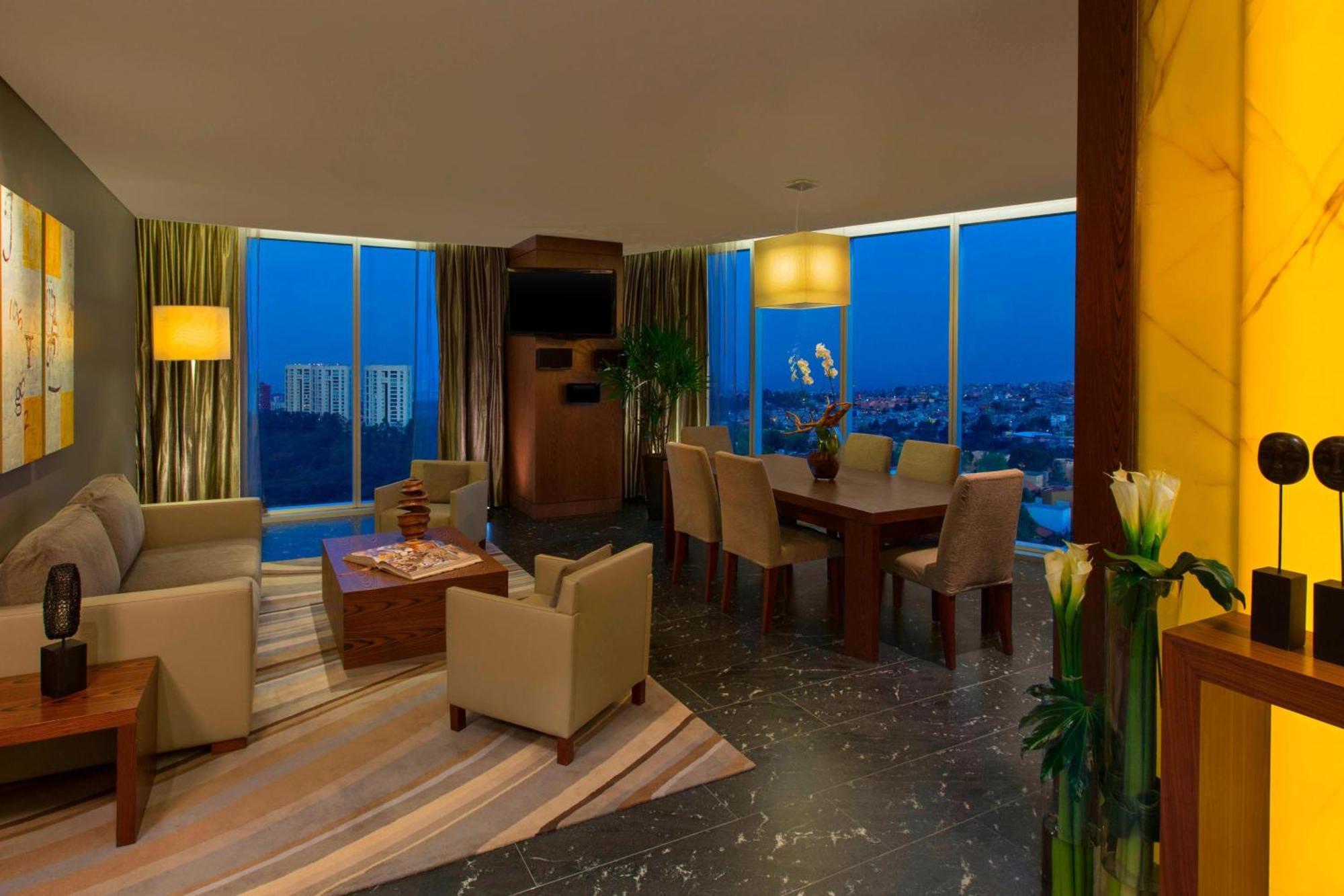 Presidential Suite Club lounge access Valley view