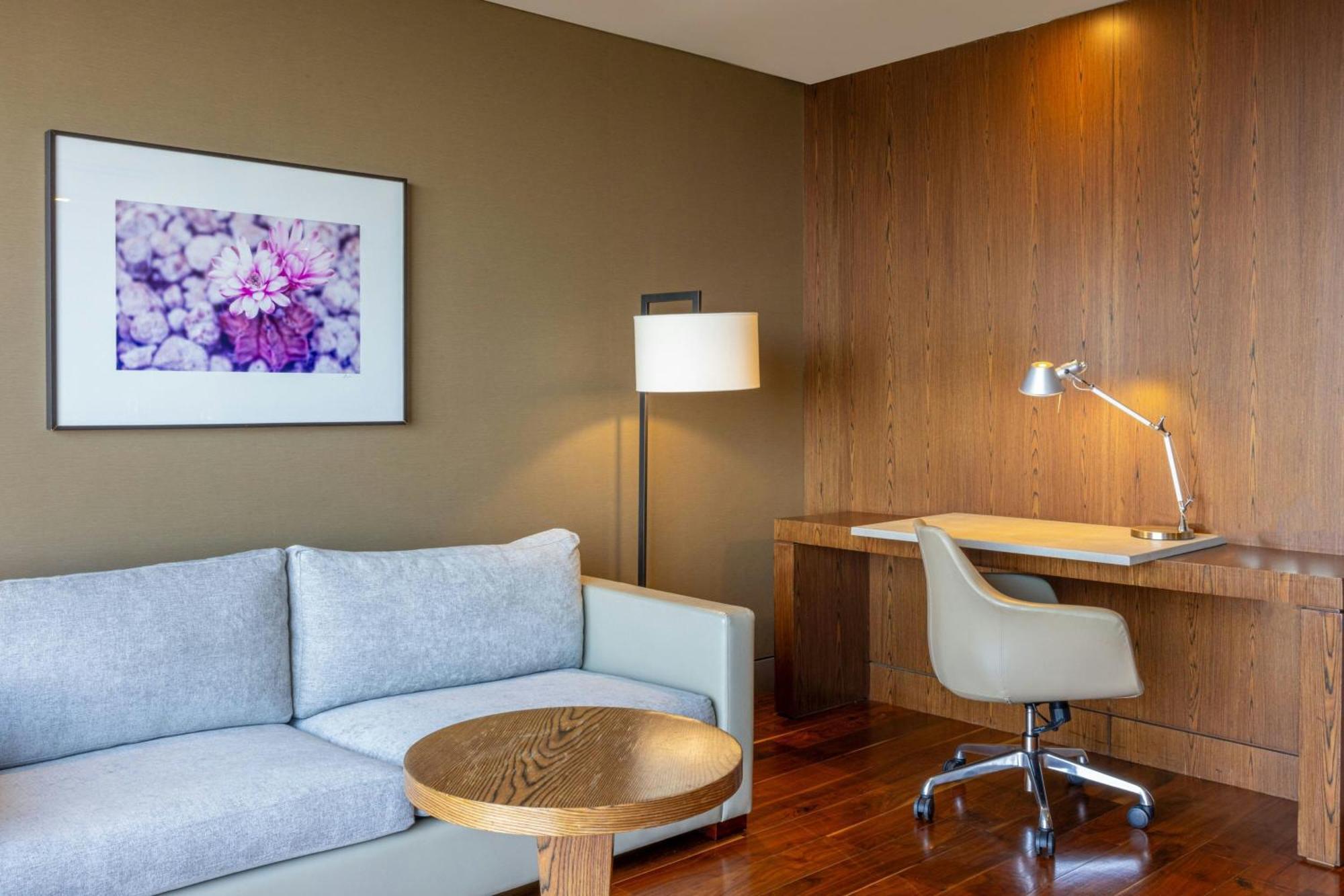 Master Suite Club lounge access 1 Bedroom Junior Suite