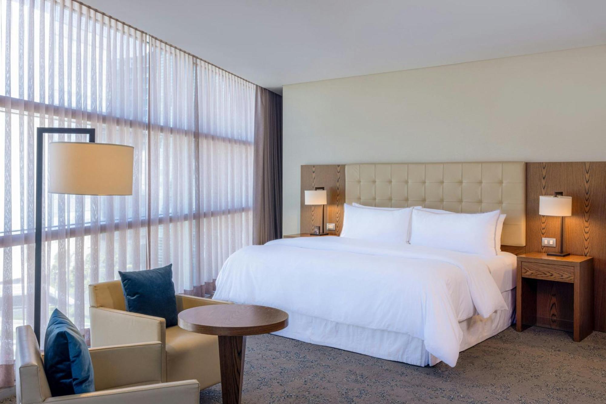 Club Corner Club lounge access Larger Guest room 1 King