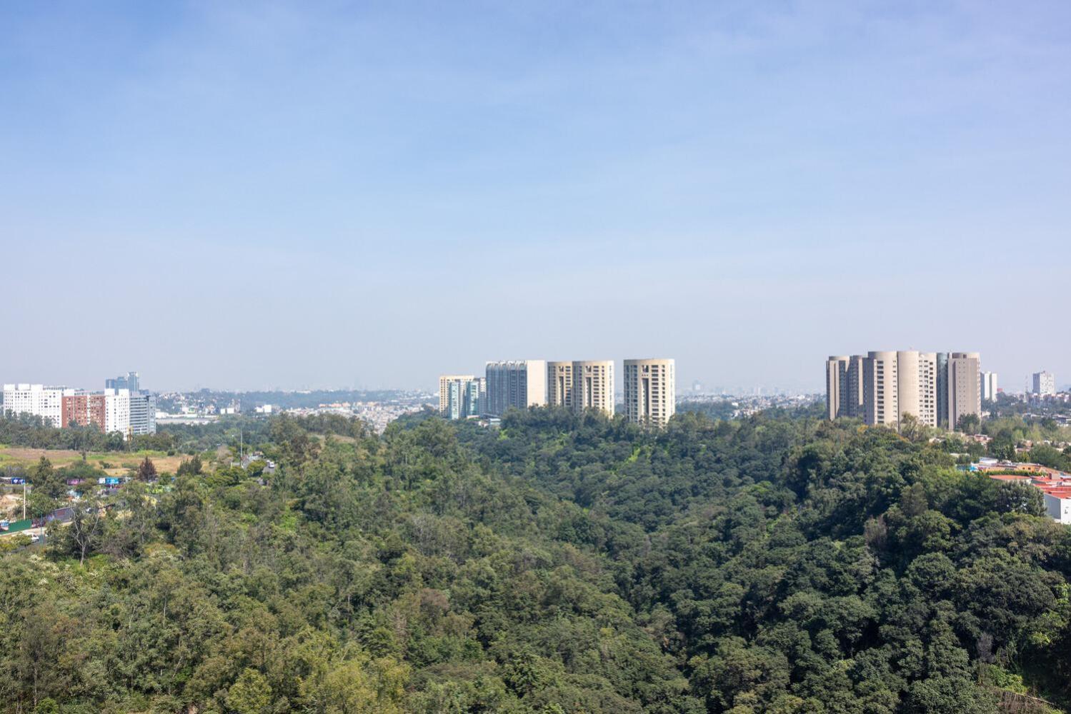 Guest room 1 King Valley view High floor