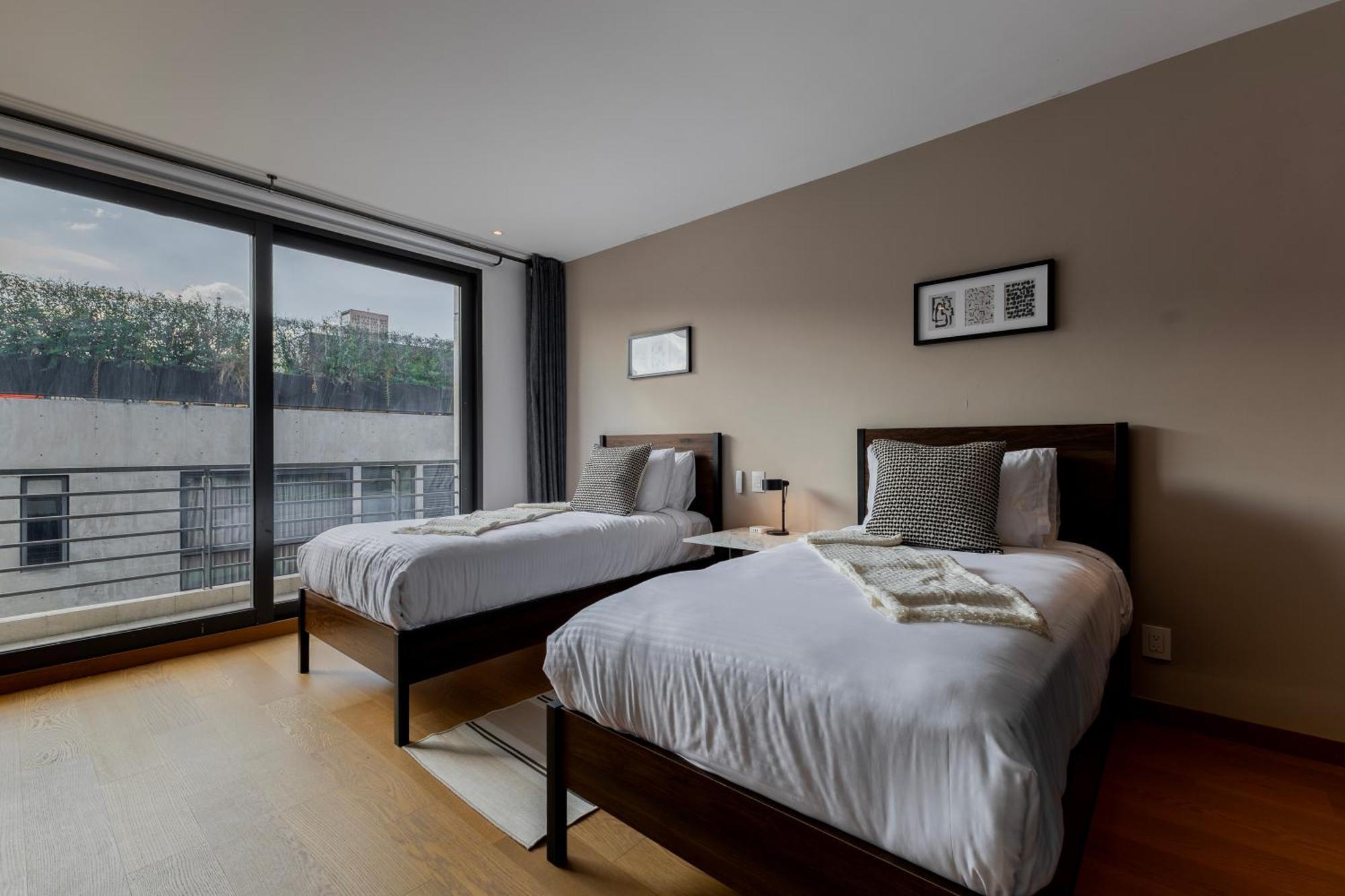Deluxe Penthouse 4 Bedrooms Terrace