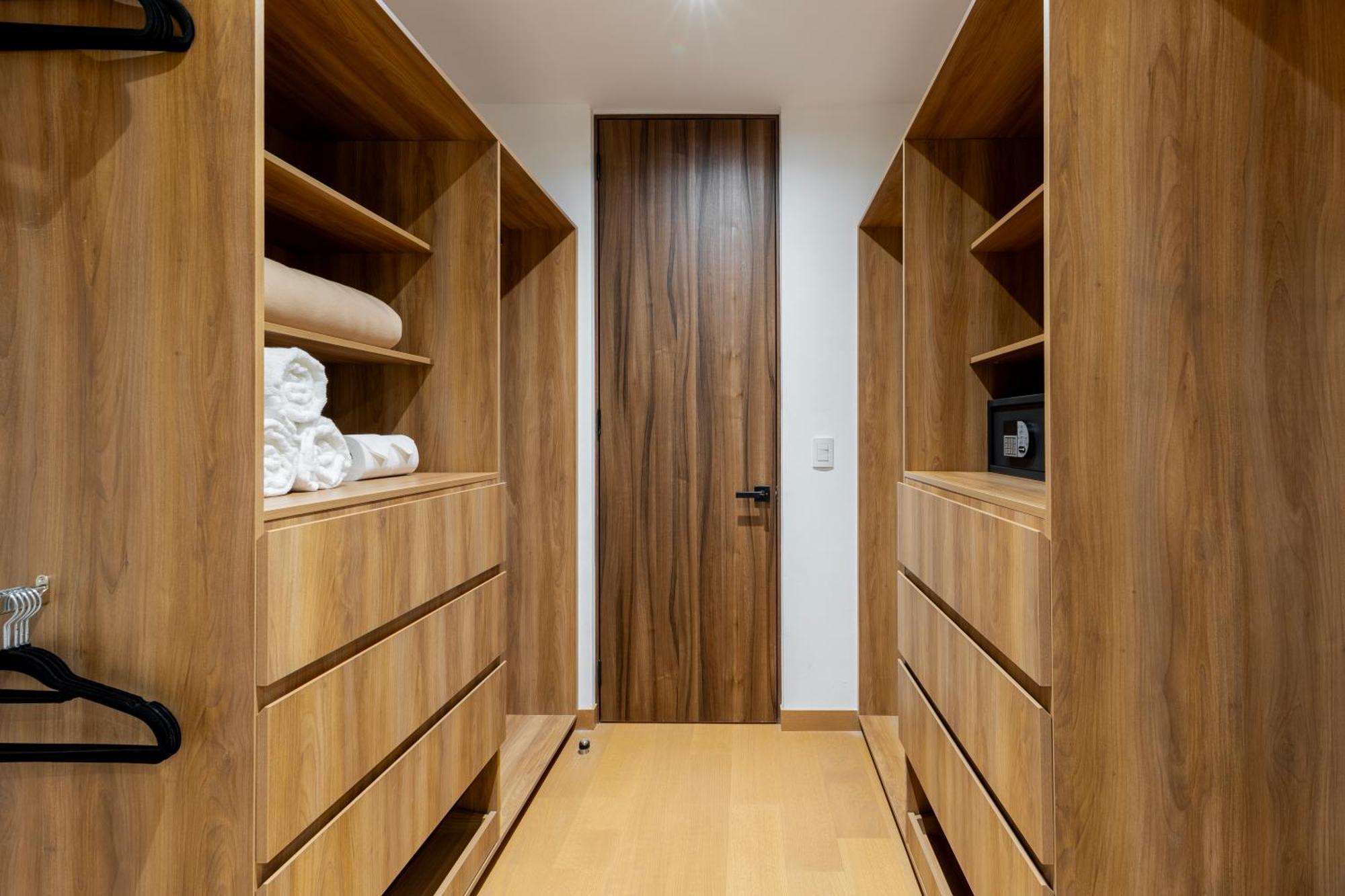Deluxe Penthouse 4 Bedrooms Terrace