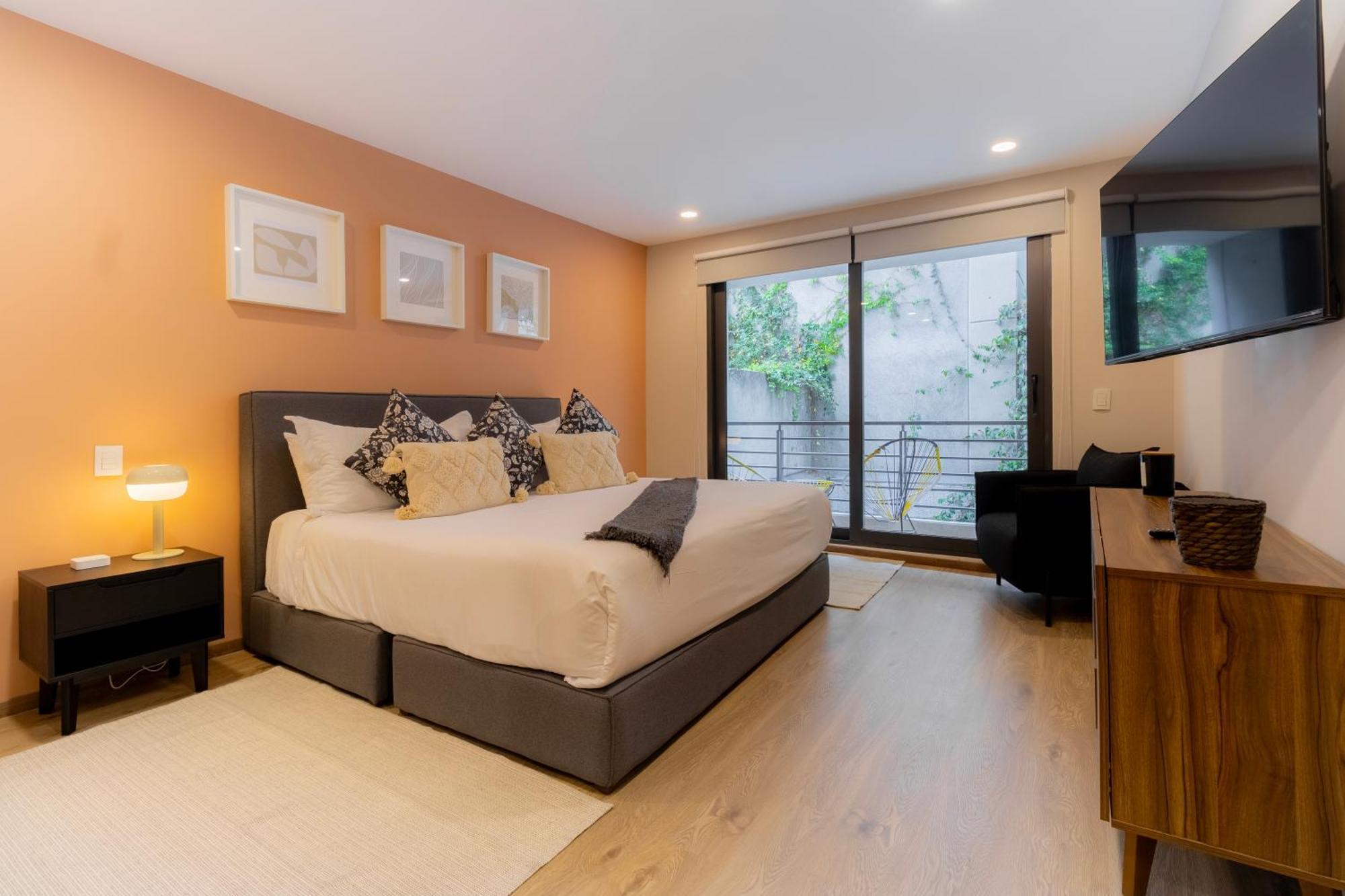 Luxury Apartment 3 Bedrooms Balcony