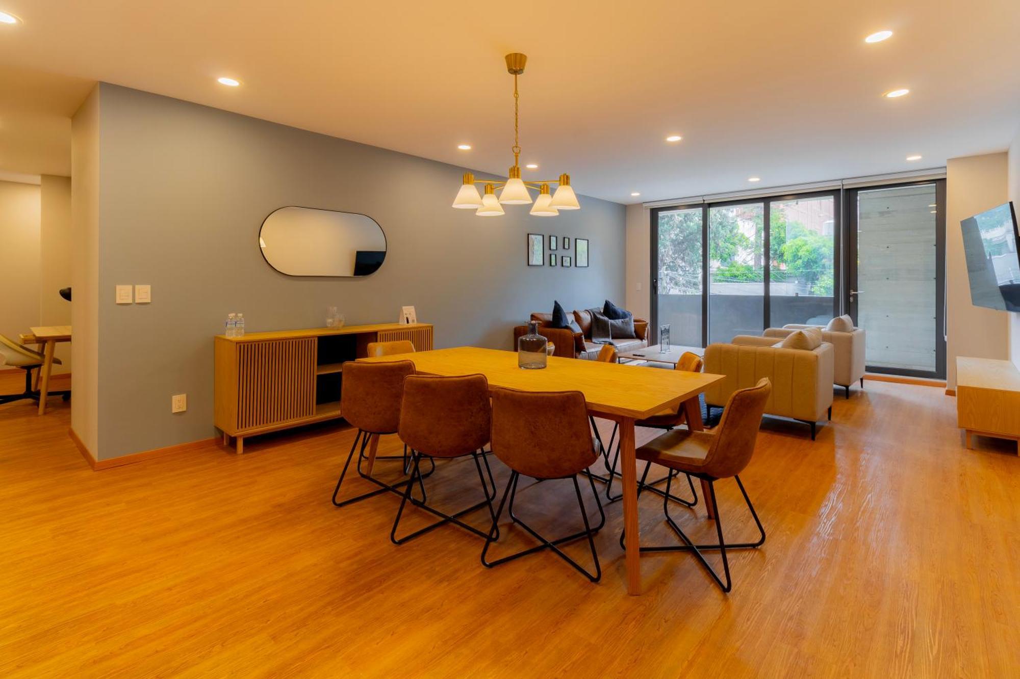 Premium Apartment 3 Bedrooms Balcony Street View