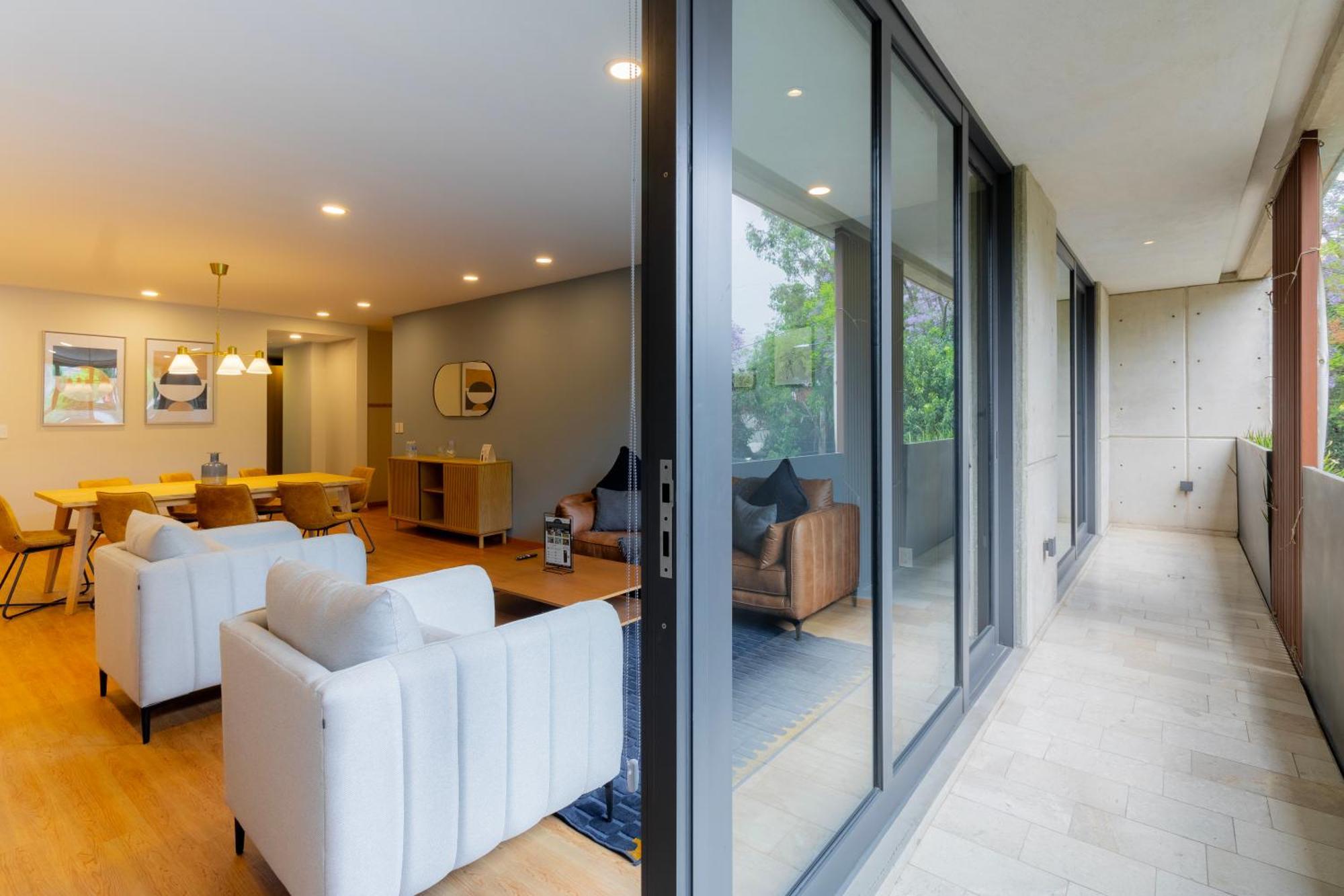 Premium Apartment 3 Bedrooms Balcony Street View