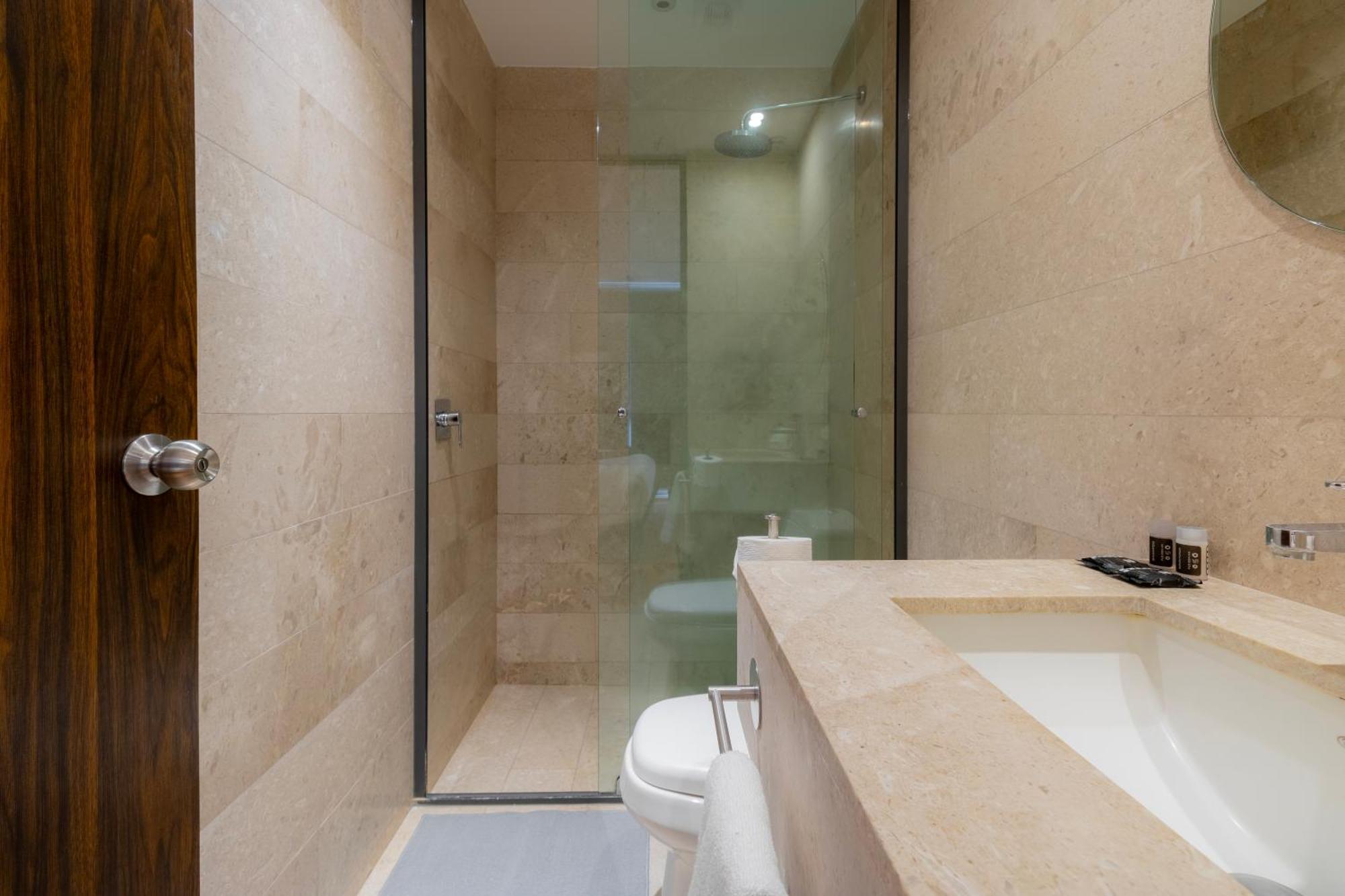 Premium Apartment 3 Bedrooms Balcony Street View
