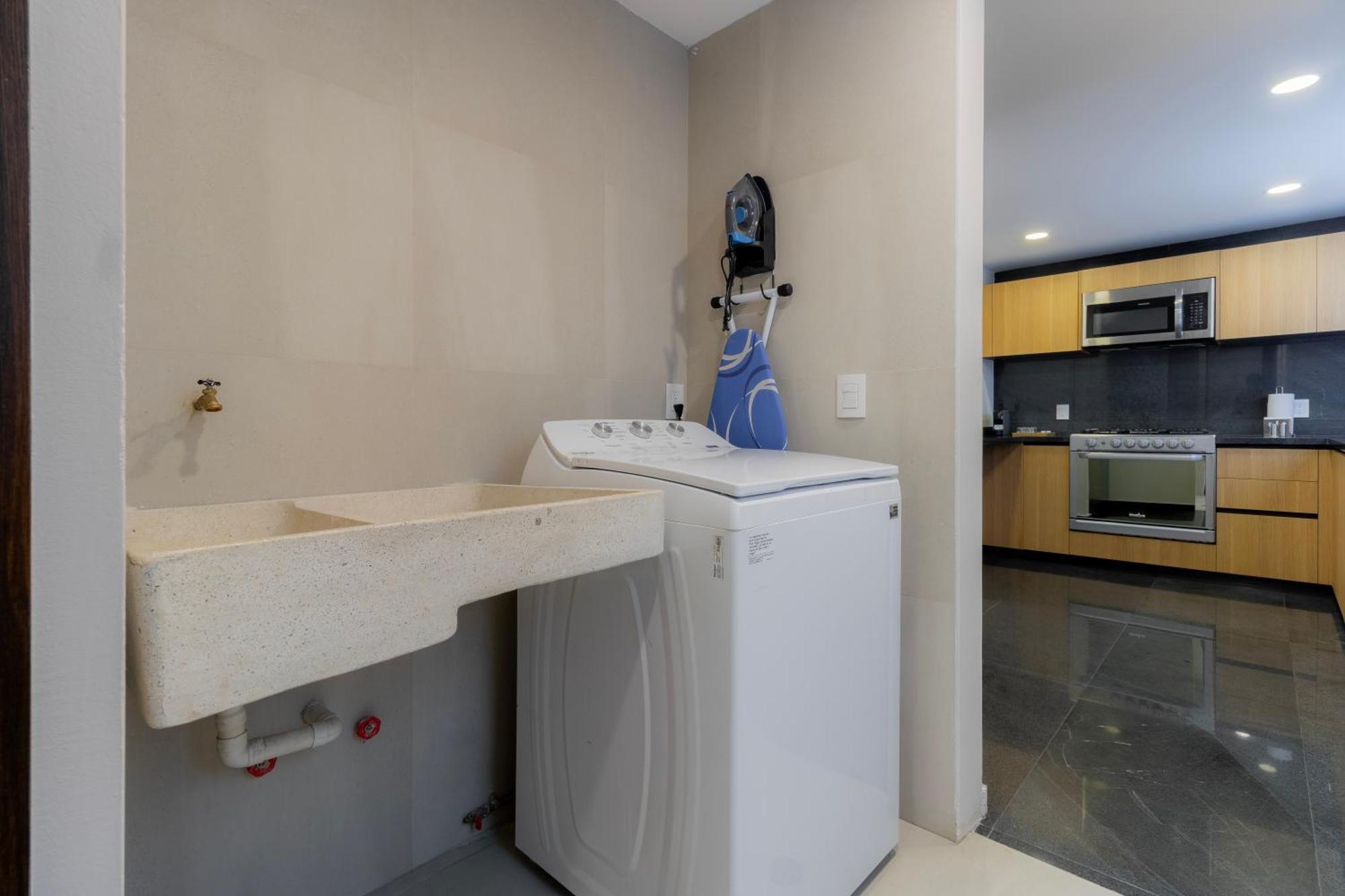 Premium Apartment 3 Bedrooms Balcony Street View