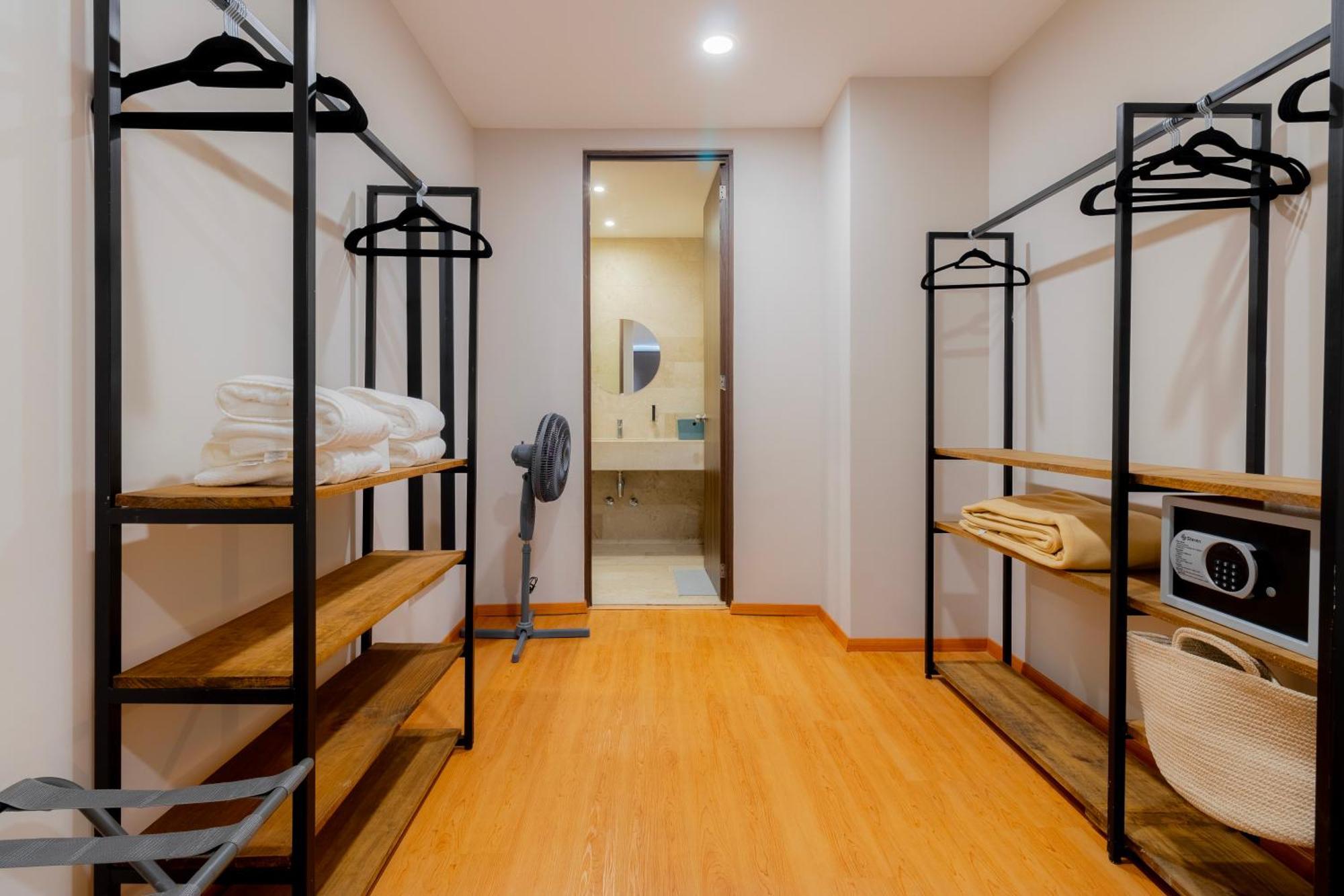 Premium Apartment 3 Bedrooms Balcony Street View