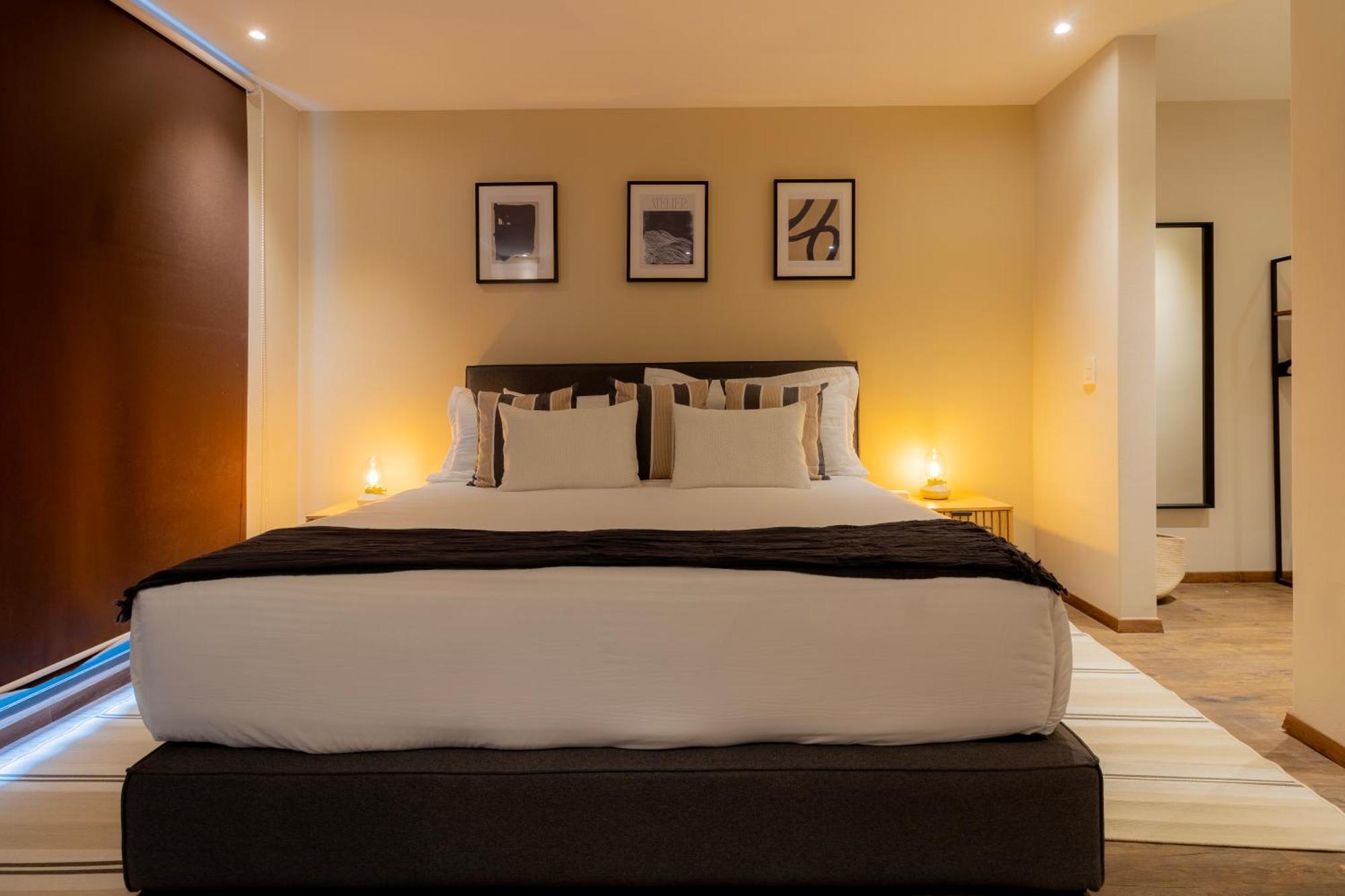 Premium Apartment 3 Bedrooms Balcony Street View