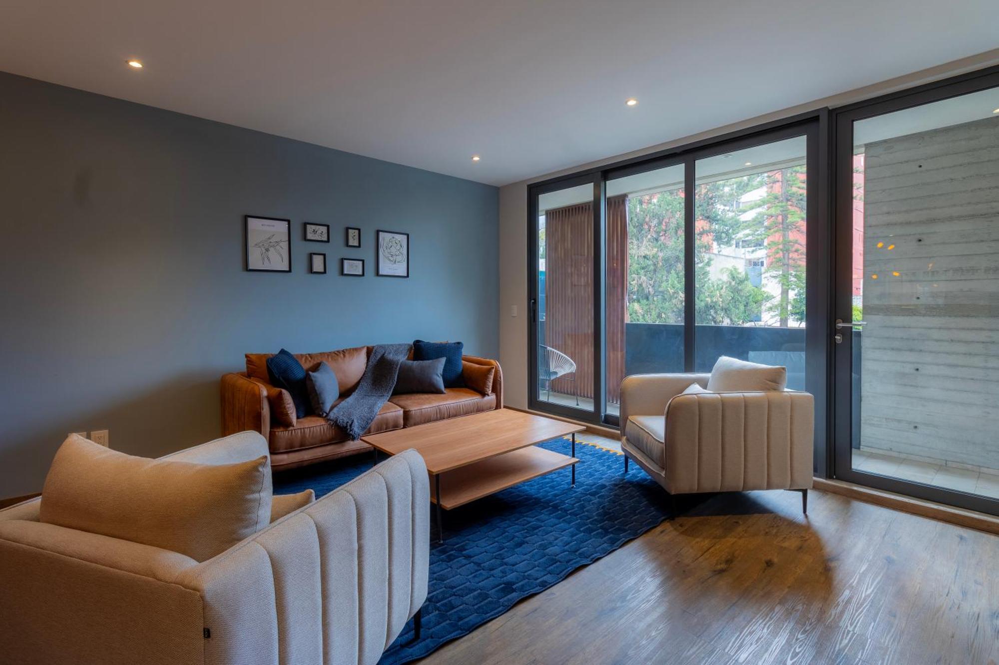 Premium Apartment 3 Bedrooms Balcony Street View