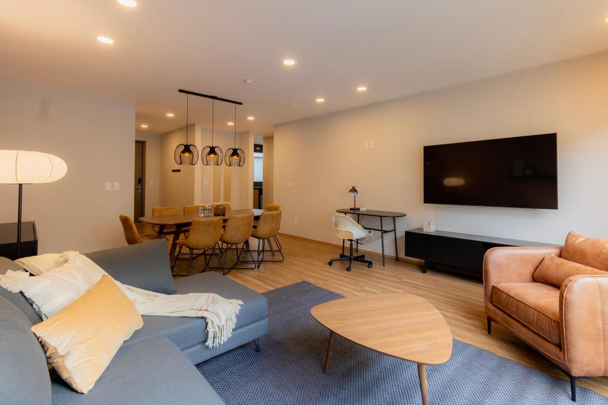 Luxury Apartment 3 Bedrooms Balcony