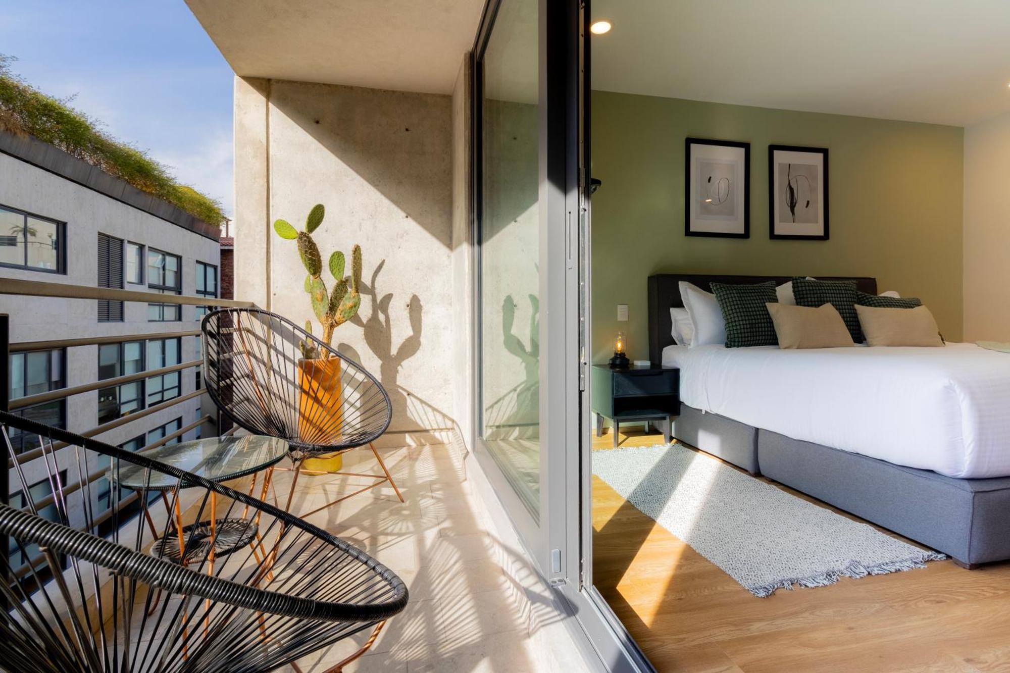 Premium Apartment 3 Bedrooms Balcony