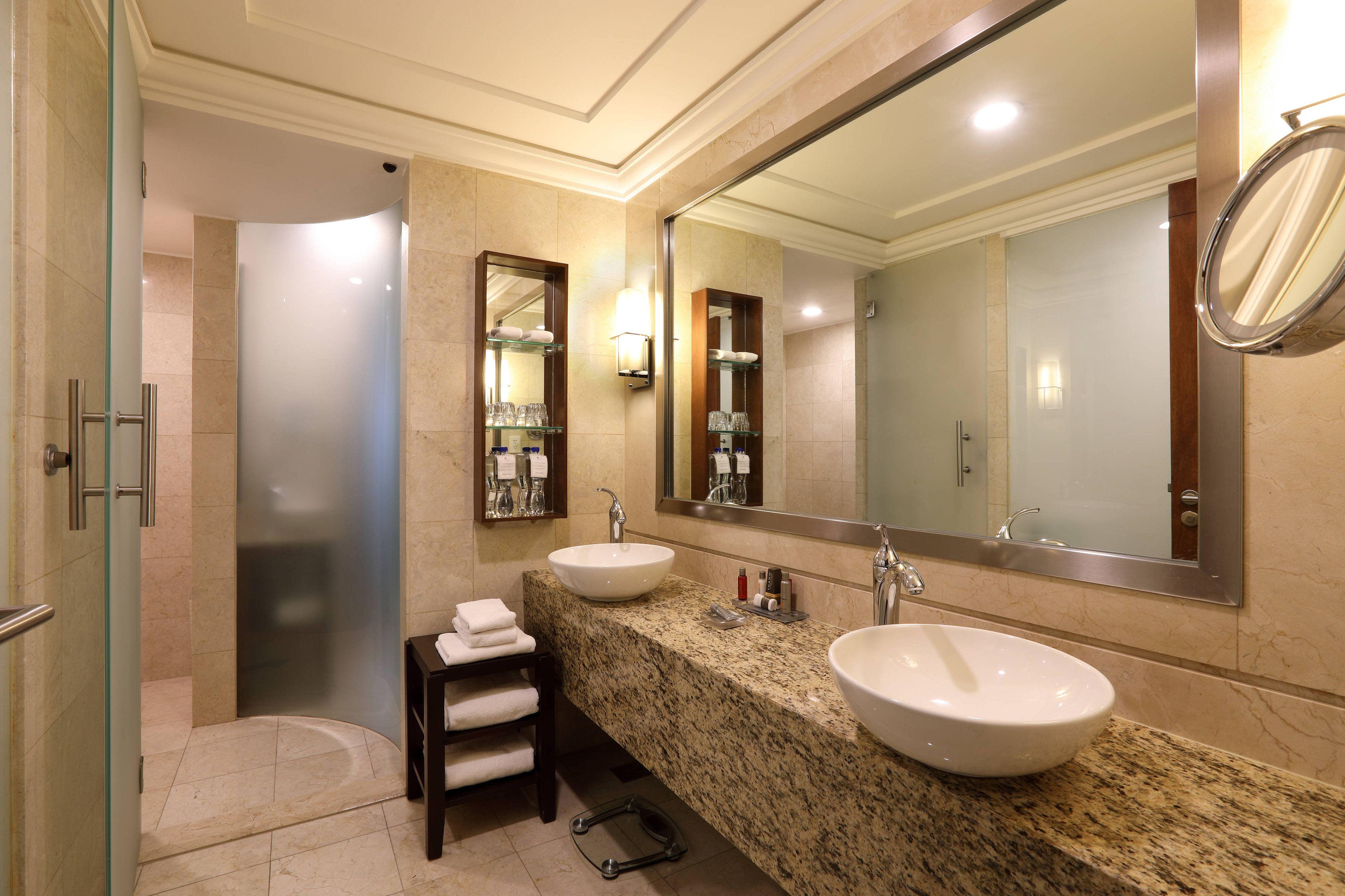Junior King Suite Executive Lounge Access