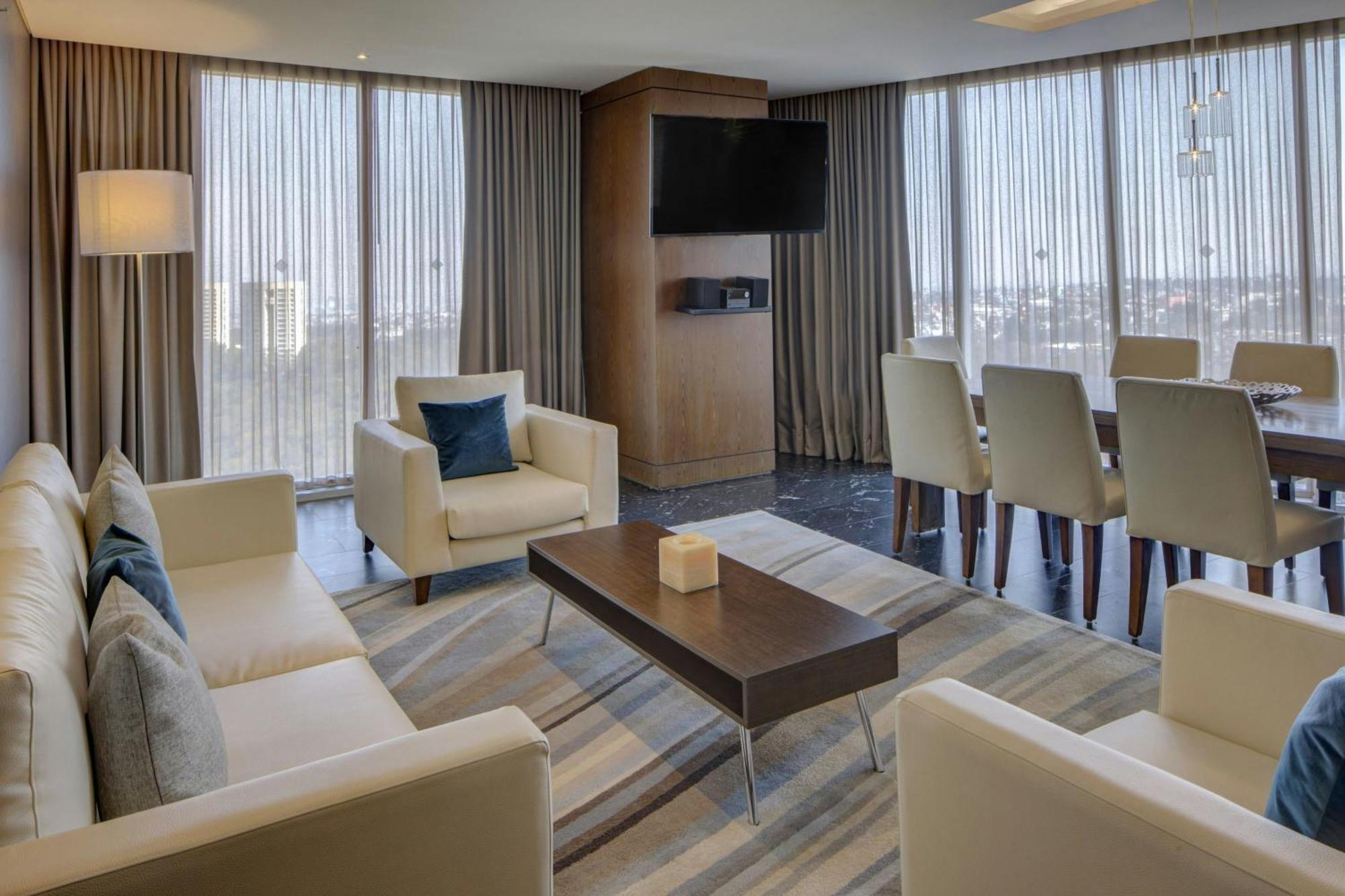 Presidential Suite Club lounge access Valley view