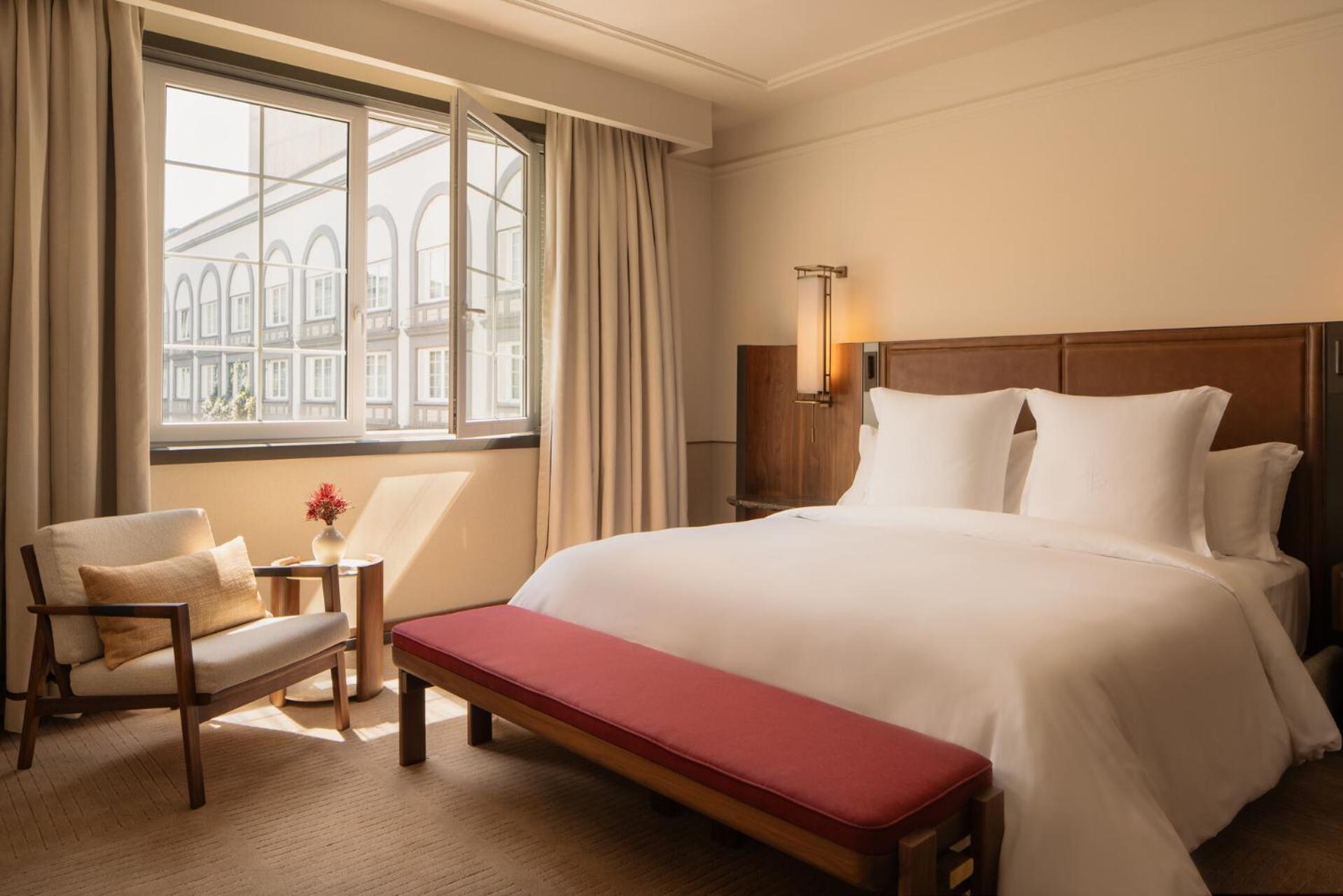 Executive Suite Courtyard View
