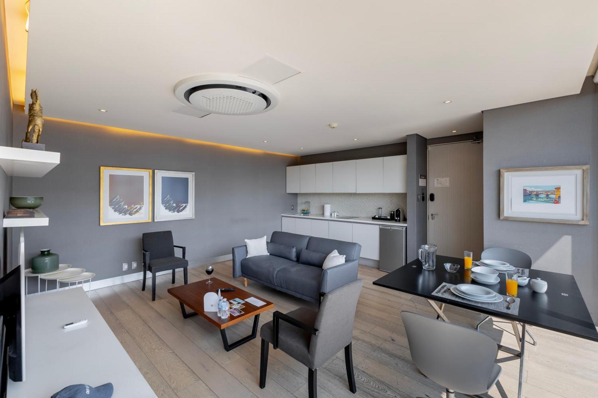 Master Suite Balcony A or C