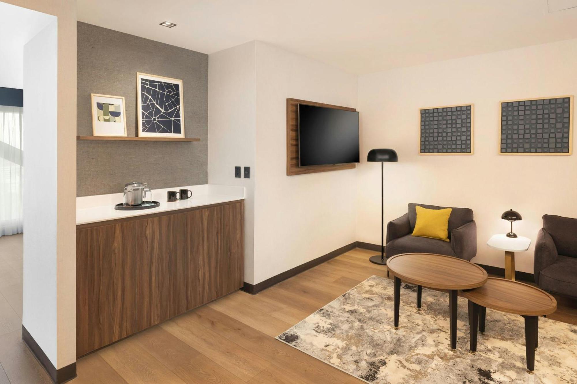 Classic Suite 1 Bedroom Suite 2 Double Sofa bed