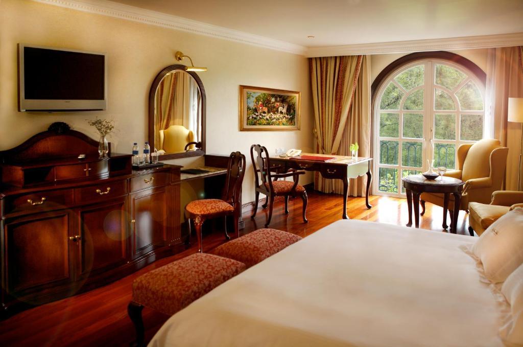 Suite Deluxe Park View King Bed